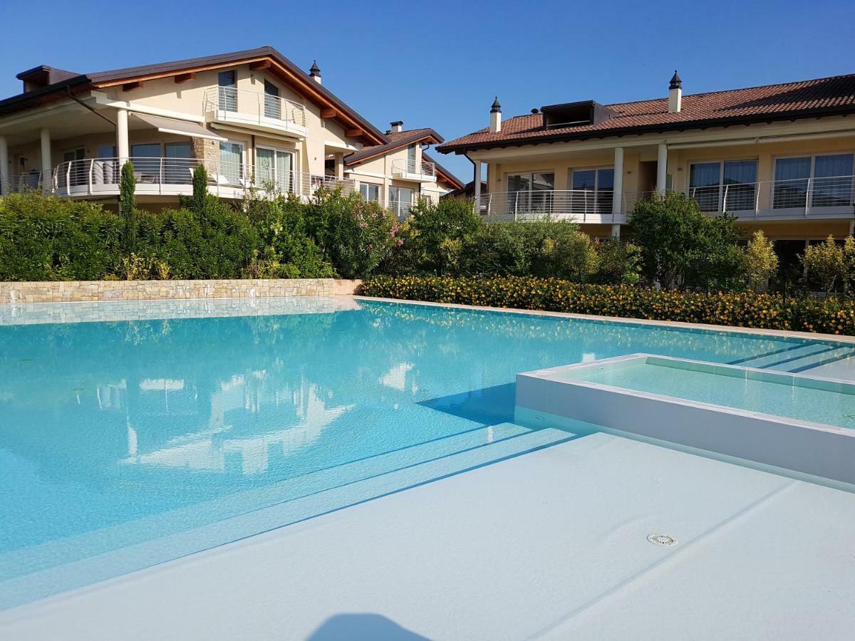 De Luxe Apartments Eden Sirmione Exterior photo