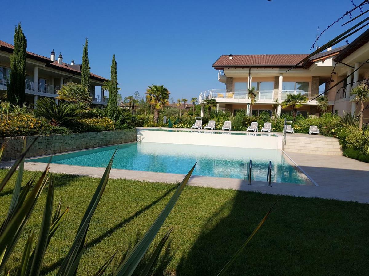 De Luxe Apartments Eden Sirmione Exterior photo
