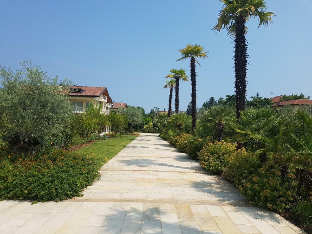 De Luxe Apartments Eden Sirmione Exterior photo
