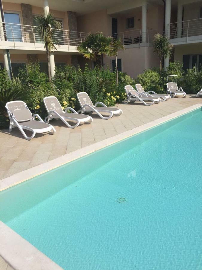 De Luxe Apartments Eden Sirmione Exterior photo